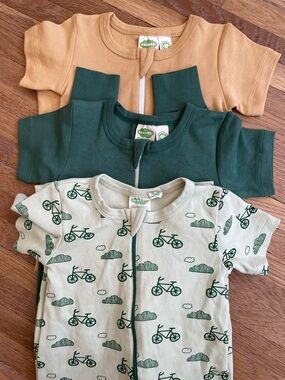Parade Organics 2T zip pajama lot of 3